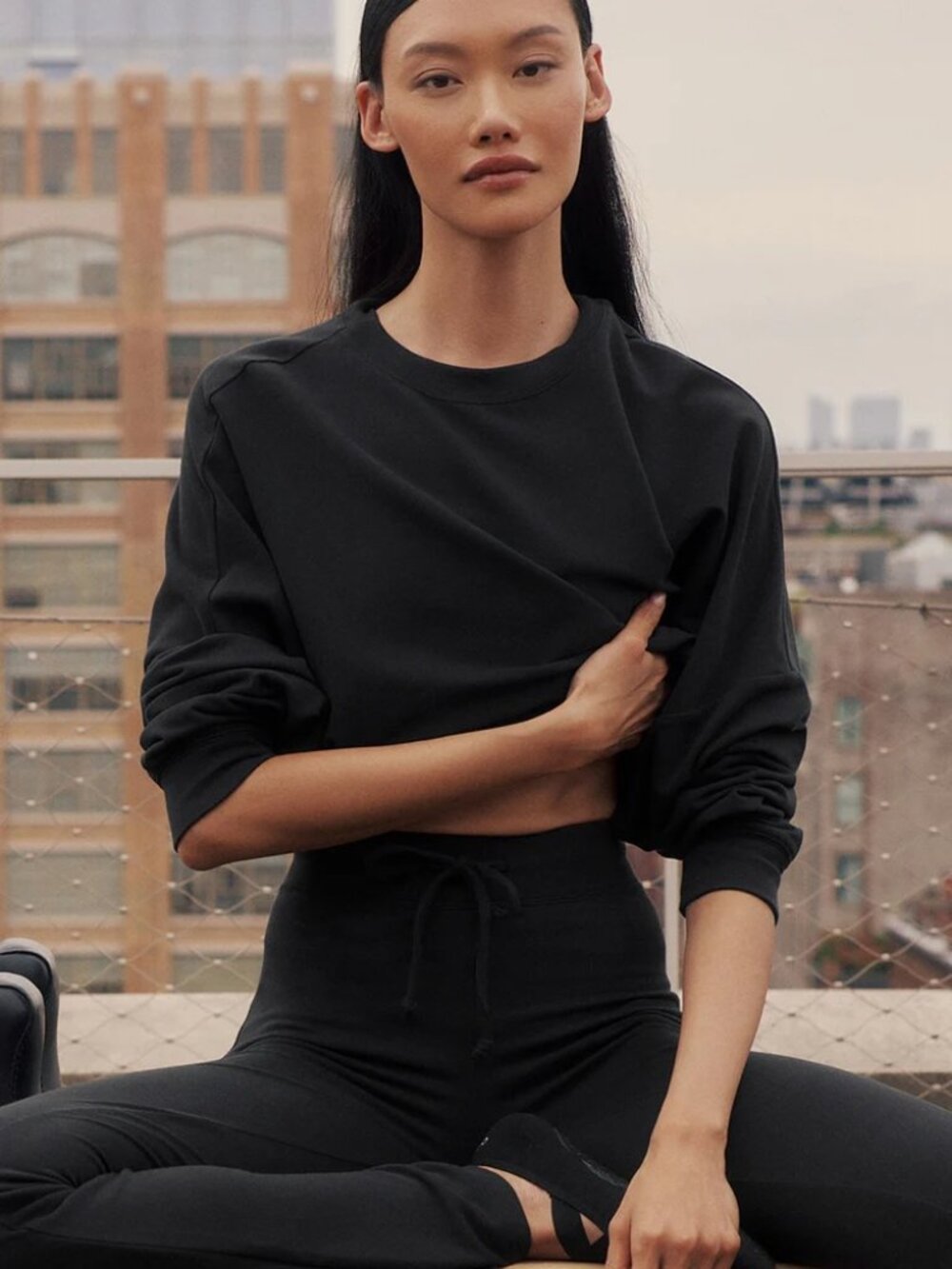 ALO YOGA Cropped Sway Crew Neck Pullover